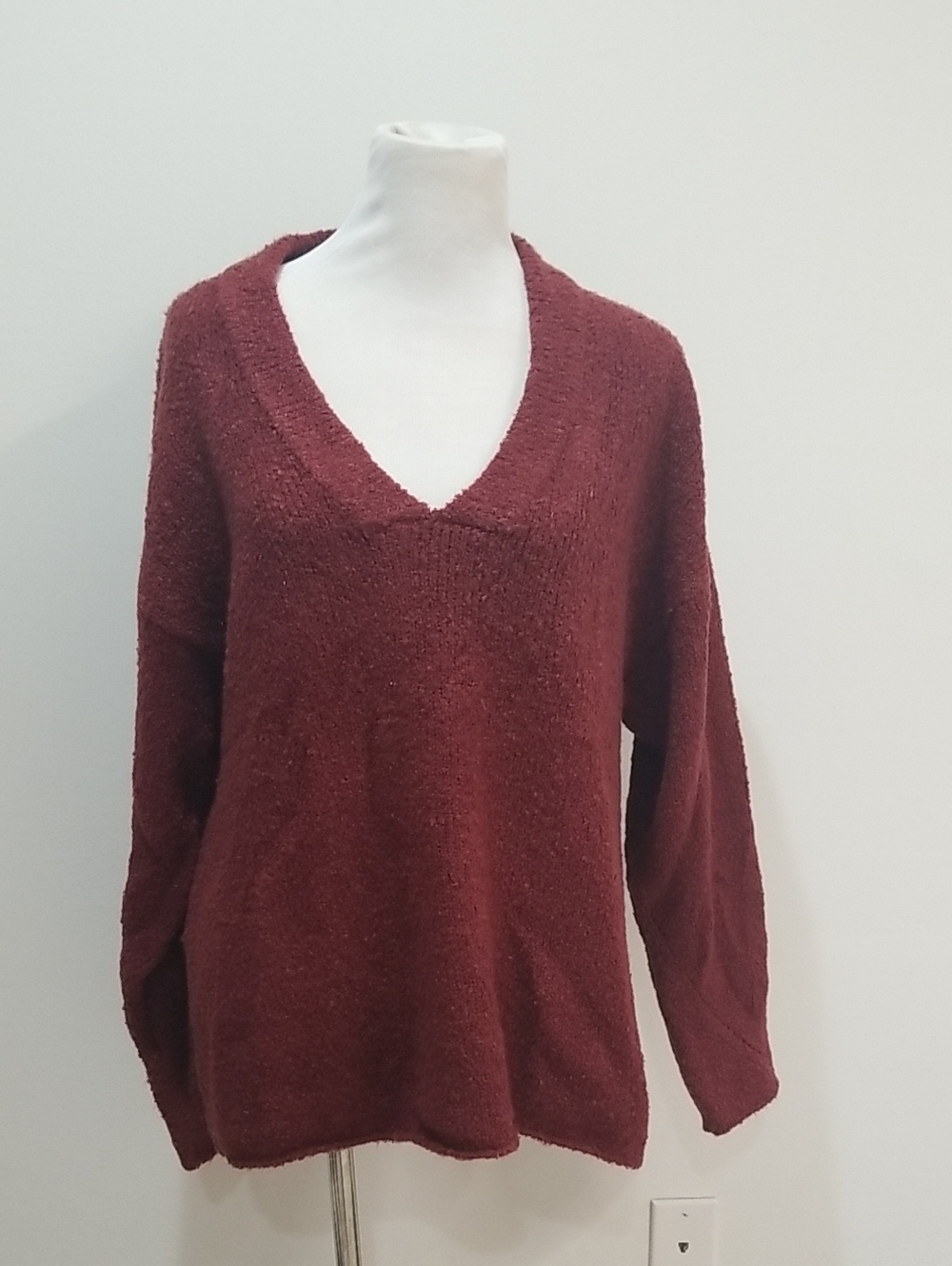Urban Outfitters Women's V-Neck Sweater in Deep Burgundy